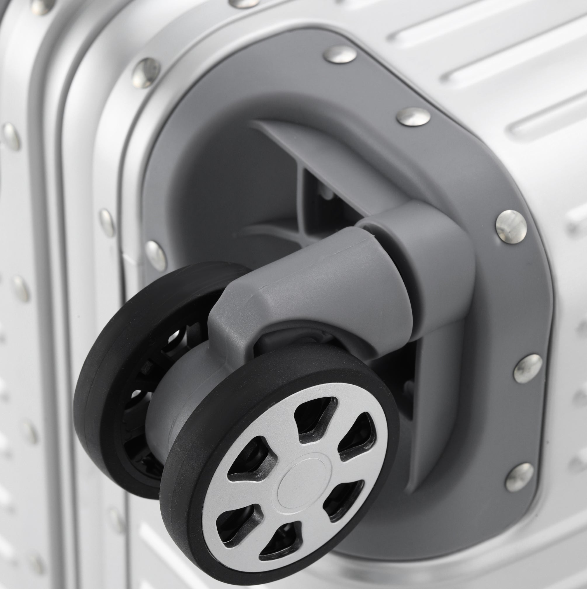 ALUMINUM SUITCASE V2 NEW, STRONGER ALUMINIUM & REMOVEABLE WHEELS